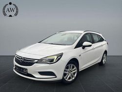 Weiß Gebraucht 2016 Opel Astra Edition Kombi | 4.499 €