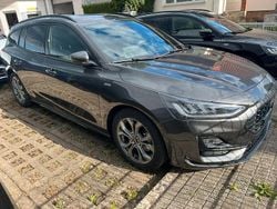 Grau Neu 2025 Ford Focus ST-Line X Limousine | 26.350 € (Superpreis)