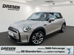 Grau Gebraucht 2021 Mini ONE Classic Kleinwagen | 18.550 € (Etwas zu teuer)