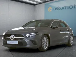Grau Gebraucht 2020 Mercedes A180 Limousine | 19.999 € (Guter Preis)