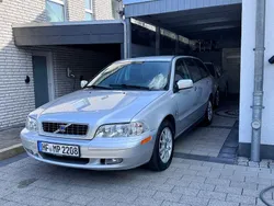 Silber Gebraucht 2004 Volvo V40 Comfort Kombi | 3.500 € (Teuer)