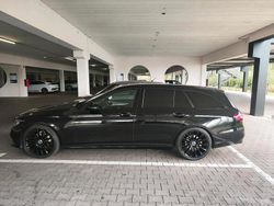 Schwarz Gebraucht 2017 Mercedes E220 AMG Kombi | 17.800 € (Fairer Preis)