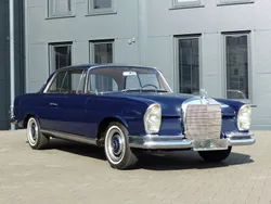 Dunkelblau Gebraucht 1966 Mercedes W111 SE Coupé | 38.500 €