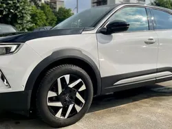 Weiß jade weiss/arktis weiss (metallic) Gebraucht 2022 Opel Mokka Elegance SUV | 19.690 € (Guter Preis)