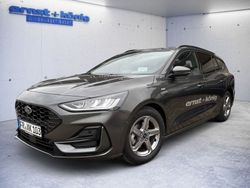 Magnetic metallic Gebraucht 2024 Ford Focus ST-Line Kombi | 26.970 € (Fairer Preis)