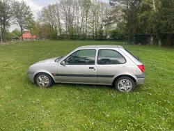 Silber Gebraucht 2001 Ford Fiesta Kleinwagen | 450 € (Guter Preis)