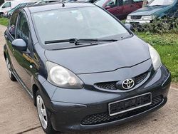 Grau Gebraucht 2006 Toyota Aygo Kleinwagen | 1.850 € (Guter Preis)