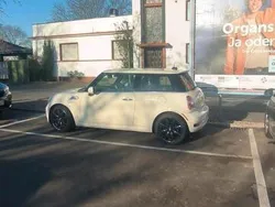 Weiß Gebraucht 2010 Mini Cooper D Kleinwagen | 600 €