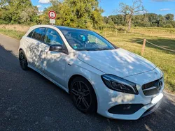 Weiß Gebraucht 2018 Mercedes A200 AMG line Limousine | 19.300 € (Fairer Preis)