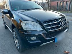 Schwarz Gebraucht 2008 Mercedes ML280 SUV | 9.500 € (Etwas zu teuer)