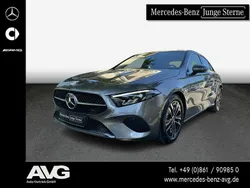 Grau Gebraucht 2024 Mercedes A220 Progressive Limousine | 32.990 € (Guter Preis)