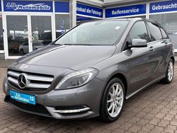 Grau Gebraucht 2013 Mercedes B220 Van / Kleinbus | 15.790 € (Fairer Preis)