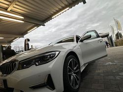 Weiß Gebraucht 2020 BMW 330e Limousine | 22.400 € (Fairer Preis)