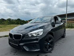 Schwarz Gebraucht 2016 BMW 214 Active Tourer Basis Van / Kleinbus | 6.900 € (Fairer Preis)