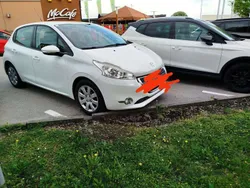 Weiß Gebraucht 2013 Peugeot 208 Active Kleinwagen | 4.800 € (Fairer Preis)