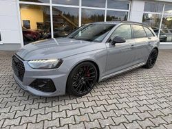 Grau Gebraucht 2020 Audi RS4 Ambiente Kombi | 42.999 €
