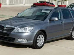 Seda steel/platin/steel grau Gebraucht 2013 Skoda Octavia Ambition Kombi | 5.980 € (Guter Preis)