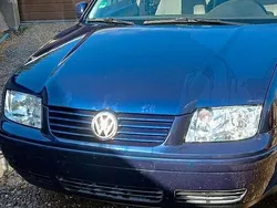 Blau Gebraucht 2001 VW Bora Limousine | 1.999 € (Fairer Preis)