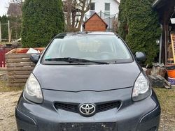Grau Gebraucht 2011 Toyota Aygo Kleinwagen | 900 € (Superpreis)