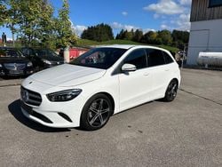 Weiß Gebraucht 2022 Mercedes B180 Van / Kleinbus | 13.990 €