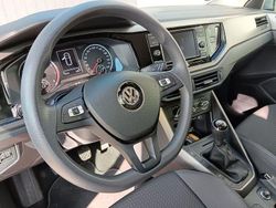 Silber Gebraucht 2018 VW Polo Comfortline Limousine | 12.100 € (Fairer Preis)