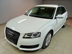 Weiß Gebraucht 2012 Audi A3 Sportback Attraction Limousine | 4.900 € (Superpreis)