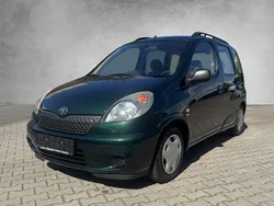 Gebraucht 2004 Toyota Yaris Verso Sol Van / Kleinbus | 3.490 € (Etwas zu teuer)