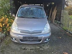 Grau Gebraucht 2003 Toyota Yaris Verso Van / Kleinbus | 2.000 € (Superpreis)