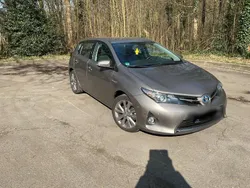 Braun Gebraucht 2014 Toyota Auris Hybrid Edition Limousine | 11.700 € (Fairer Preis)