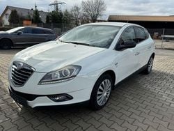 Weiß Gebraucht 2013 Lancia Delta Gold Limousine | 4.000 € (Fairer Preis)