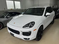 Weiß Gebraucht 2017 Porsche Cayenne S E-Hybrid Chrono SUV | 29.991 €