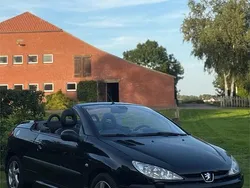 Schwarz Gebraucht 2003 Peugeot 206 CC Cabrio | 2.690 € (Fairer Preis)