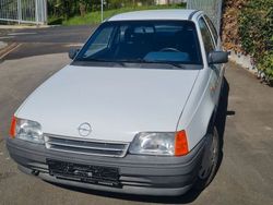 Weiß Gebraucht 1989 Opel Kadett Kleinwagen | 7.500 €
