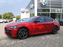 Rosso alfa Gebraucht 2023 Alfa Romeo Giulia Competizione Limousine | 38.990 € (Fairer Preis)