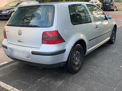 Silber Gebraucht 2001 VW Golf IV Kleinwagen | 1.239 € (Fairer Preis)