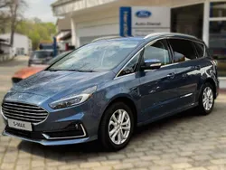 Chromablau metallic Gebraucht 2023 Ford S-MAX Titanium Van / Kleinbus | 36.240 € (Fairer Preis)