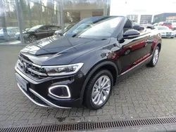 Schwarz Gebraucht 2024 VW T-Roc Cabriolet Style Cabrio | 29.399 € (Fairer Preis)