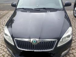 Weiß Gebraucht 2012 Skoda Fabia Kombi | 2.500 €