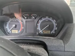 Silber Gebraucht 2005 Skoda Fabia Kleinwagen | 900 €