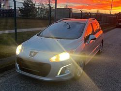 Grau Gebraucht 2013 Peugeot 308 Kombi | 3.200 € (Fairer Preis)