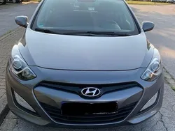 Grau Gebraucht 2014 Hyundai i30 Edition Limousine | 6.700 €