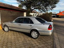 Silber Gebraucht 1995 Mercedes C180 Elegance Limousine | 2.400 €