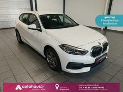 Weiß Gebraucht 2023 BMW 118 Advantage Kleinwagen | 23.970 € (Fairer Preis)