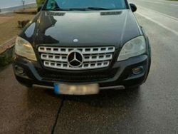 Schwarz Gebraucht 2010 Mercedes ML300 SUV | 8.000 €