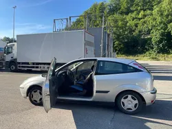 Grau Gebraucht 2003 Ford Focus Finesse Limousine | 990 € (Fairer Preis)