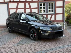 Schwarz Gebraucht 2015 Skoda Octavia vRS Kombi | 8.800 € (Superpreis)