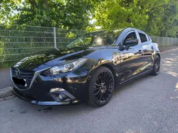 Schwarz Gebraucht 2014 Mazda 3 Center-Line Limousine | 15.000 € (Teuer)