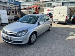 Silber Gebraucht 2005 Opel Astra Limousine | 1.650 € (Guter Preis)
