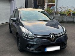 Grau Gebraucht 2020 Renault Clio V LIMITED Kleinwagen | 9.400 € (Fairer Preis)