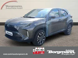 Grau Gebraucht 2024 Toyota Yaris Cross Team SUV | 28.690 € (Fairer Preis)